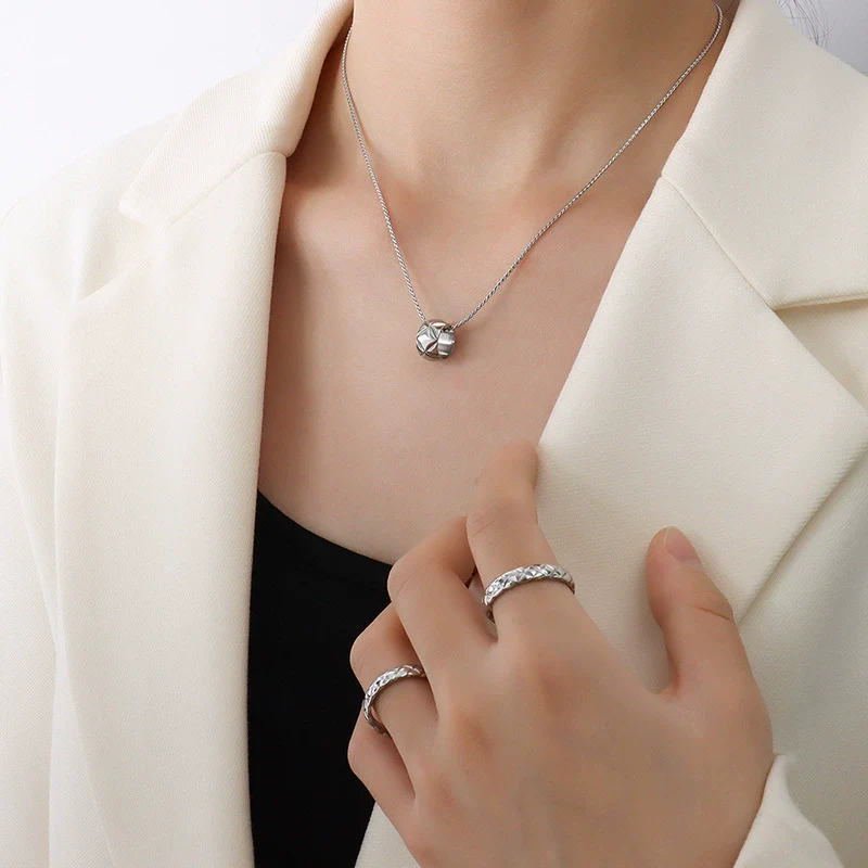Wholesale Light Luxury Necklace 316L Stainless Steel 18K Gold Plated Geometric Style For Women - Image 7