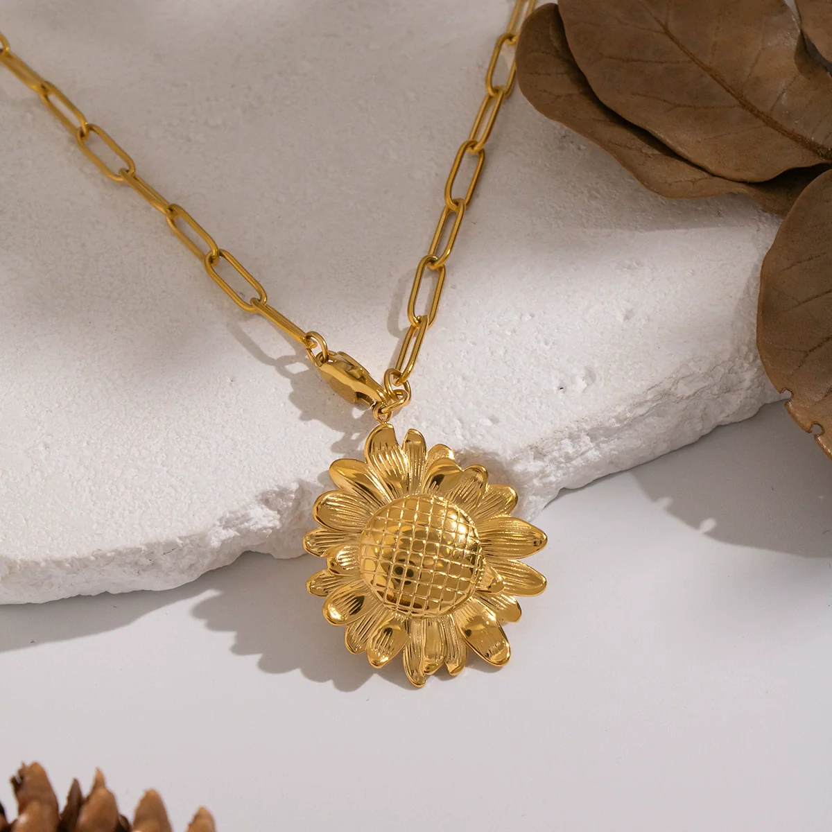 Wholesale Light Luxury Style 18K Real Gold Plated Sunflower Pendant Necklace With Paper Clip Chain For Women - Image 2
