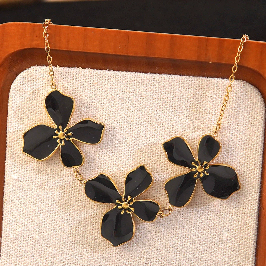 Wholesale Light Luxury Style Plants And Flowers Dripping Oil Stainless Steel Necklace And Earrings Set For Women - Image 2