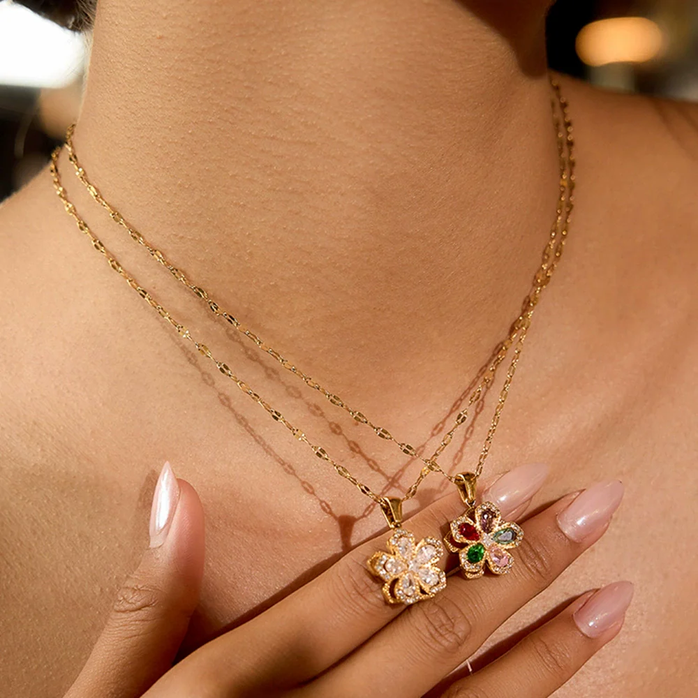 Wholesale Light Luxury Style Rotatable Geometric Flower Zircon Stainless Steel Electroplated Pendant Necklace For Women - Image 3