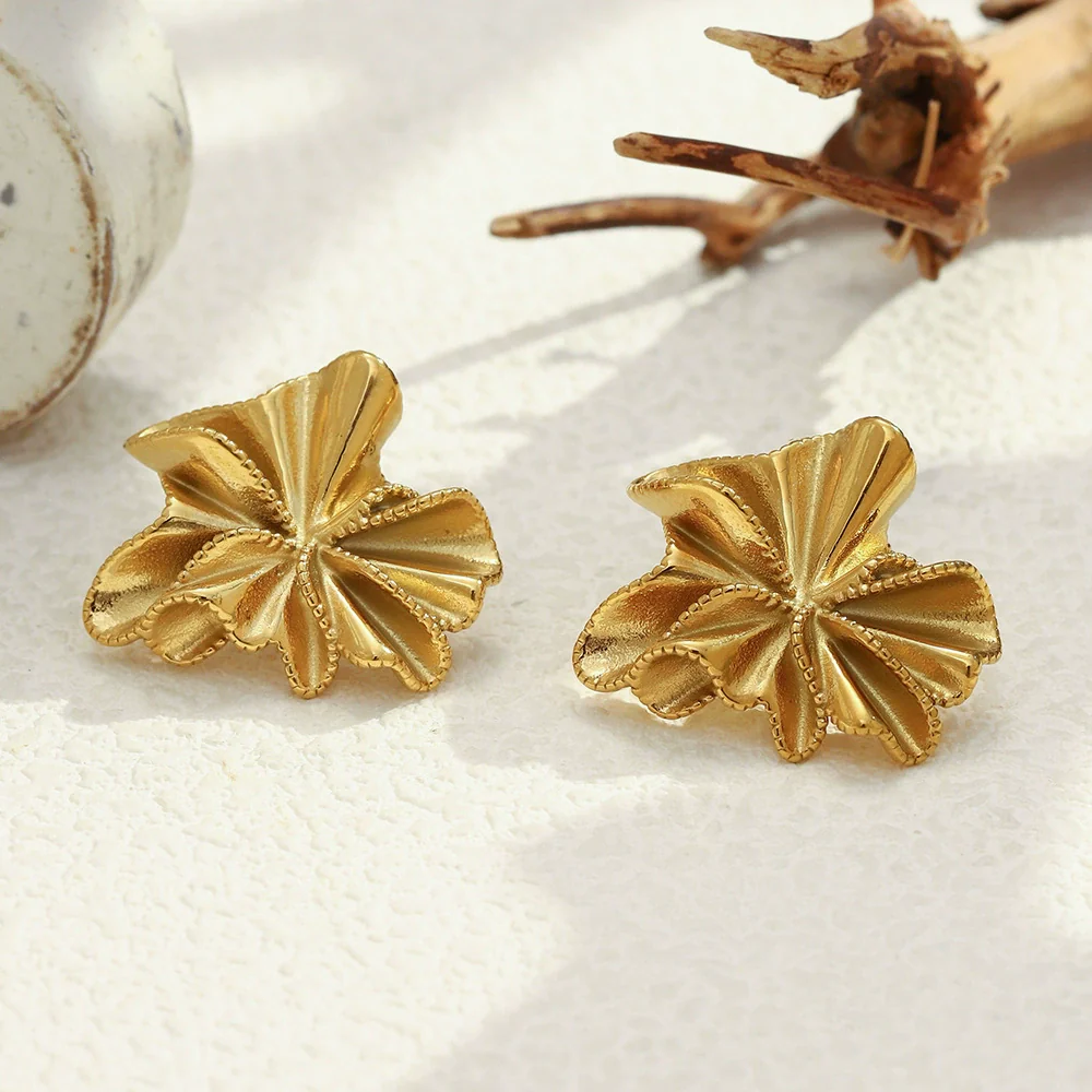 Wholesale Light Luxury Style Stainless Steel Electroplated 18K Gold Bead Edge Pleated Flower Earrings For Women