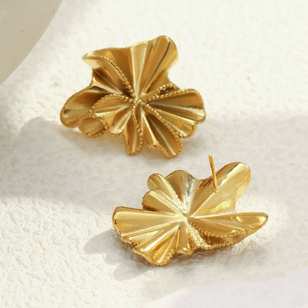 Wholesale Light Luxury Style Stainless Steel Electroplated 18K Gold Bead Edge Pleated Flower Earrings For Women - Image 3