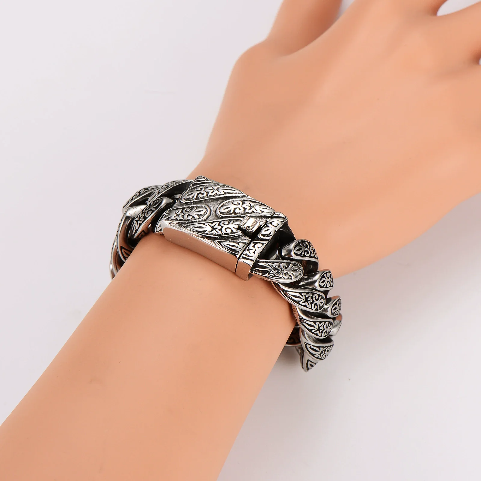 Wholesale Men's Simple Geometric Electroplated Stainless Steel Bracelet Jewelry - Image 4