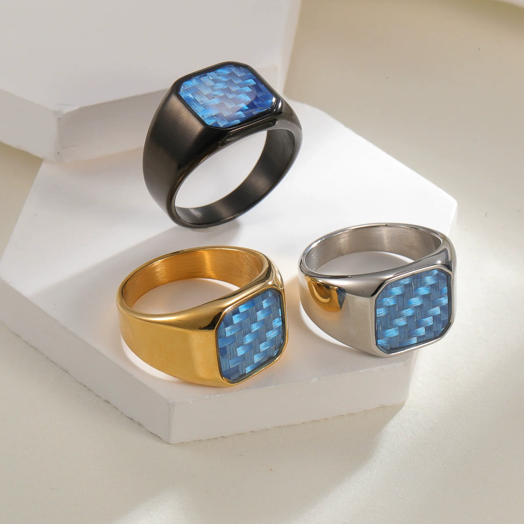 Wholesale Men's Titanium Steel Ring With Geometric Pattern And Carbon Fiber Inlay And Electroplating Processing - Image 3