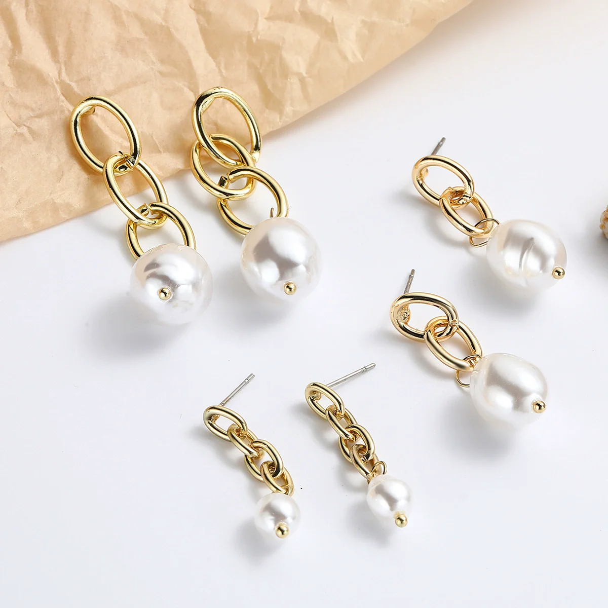 Wholesale Metal Chain Pearl Earrings With Electroplating Treatment Simple Fashion Retro Style For Women - Image 3
