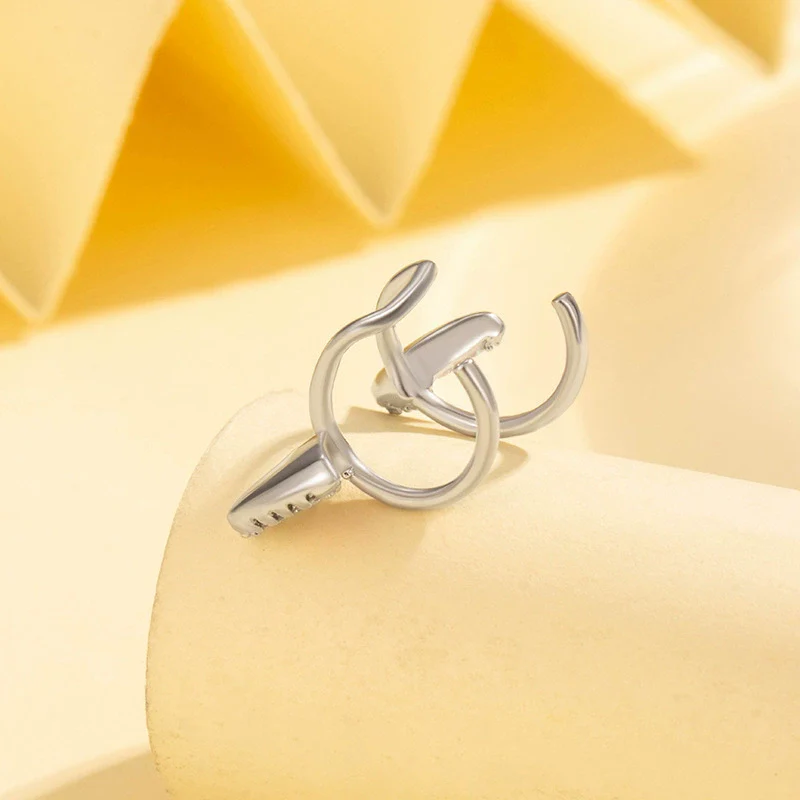 Wholesale Metal Electroplating Geometric Kitten Ear Bone Clip For Women Titanium Steel Micropaved Zircon Lovely Style Nonpierced - Image 3