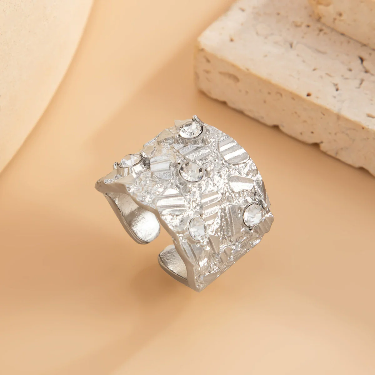Wholesale Metal Geometric Asymmetrical Hammered Pleated Open Ring Electroplated For Women - Image 4