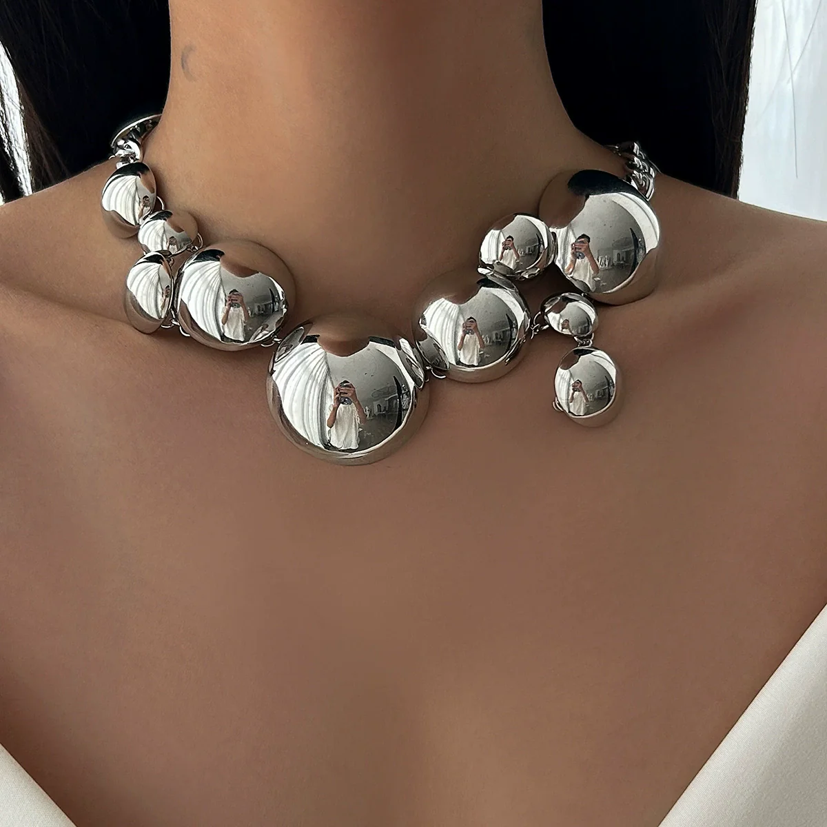 Wholesale Metal Geometric Pendant Necklace With Electroplating Treatment - Image 7