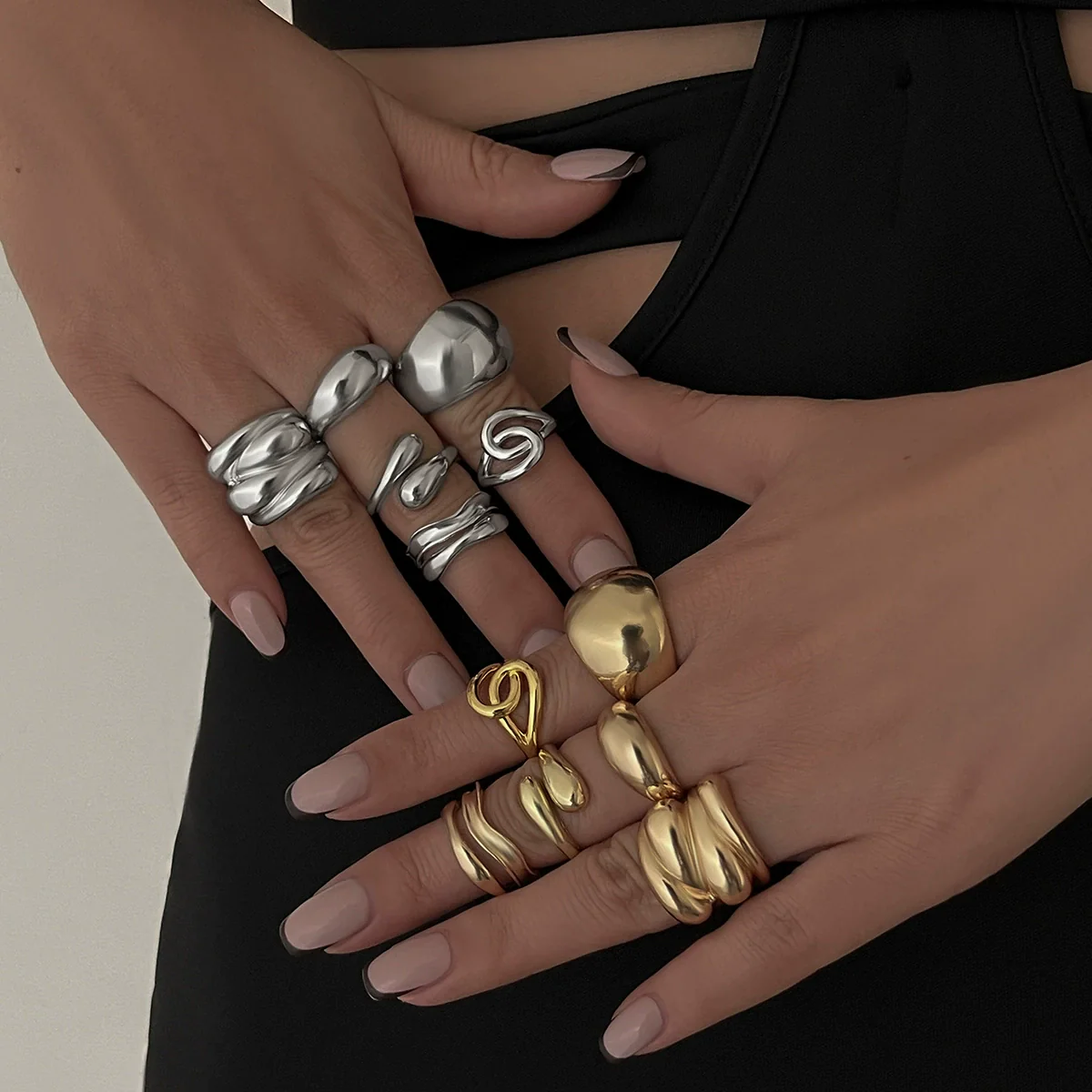 Wholesale Metal Geometric Pleated Open Ring For Women With Electroplating Treatment - Image 3