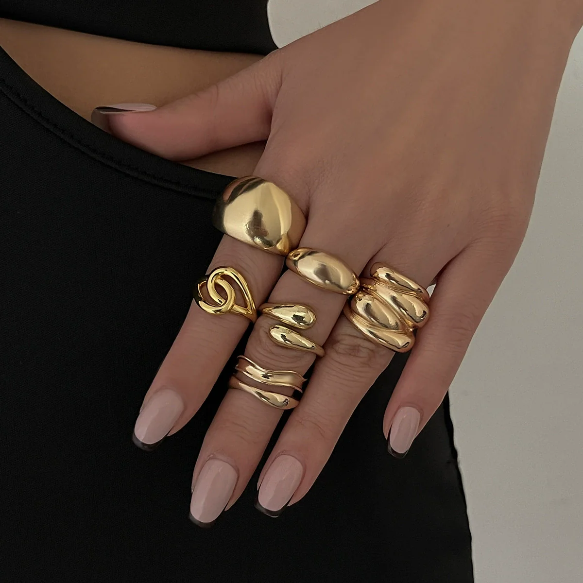 Wholesale Metal Geometric Pleated Open Ring For Women With Electroplating Treatment - Image 8