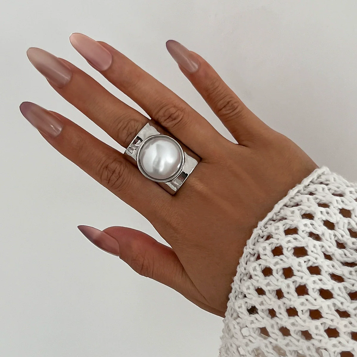 Wholesale Metal Geometric Wide Face Ring For Women With Electroplating Treatment - Image 7