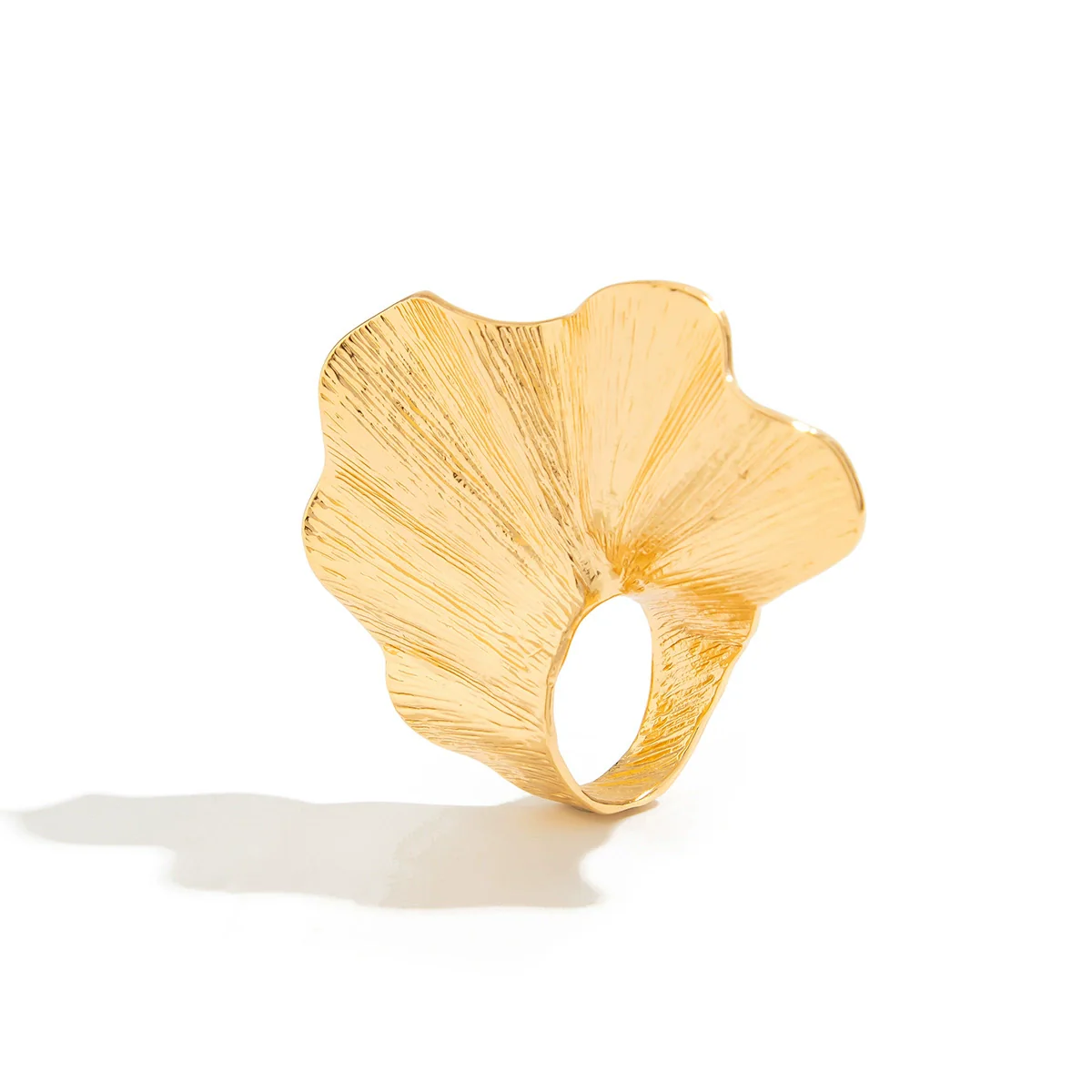 Wholesale Metal Retro Leaf Shaped Exaggerated 3D Ring With Electroplating For Women - Image 5