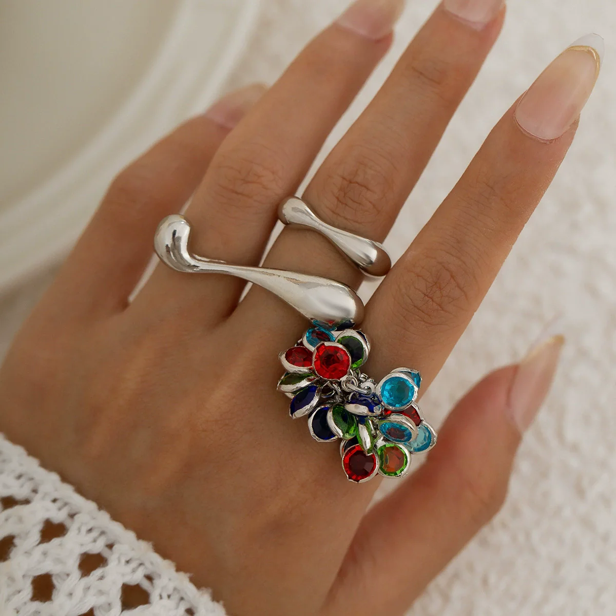 Wholesale Metal Ring With Colored Gemstone Pendant Tassel Design Bohemian Style Heart Shape And Geometric Pattern Electroplated - Image 3