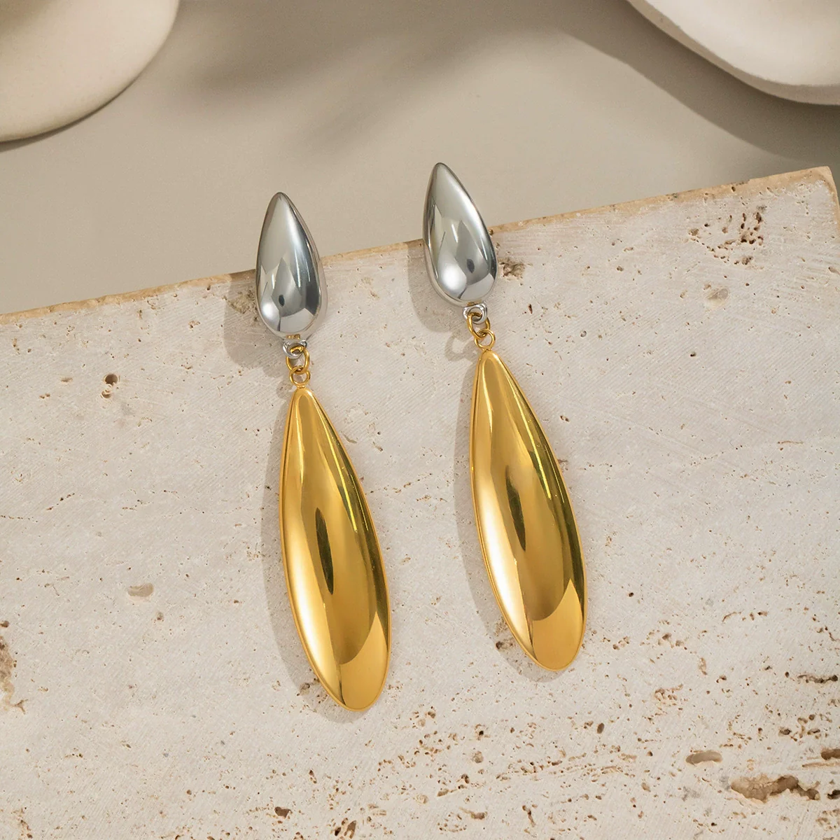Wholesale Minimalist Drop Shape Geometric Stainless Steel Electroplated Earrings For Women - Image 3