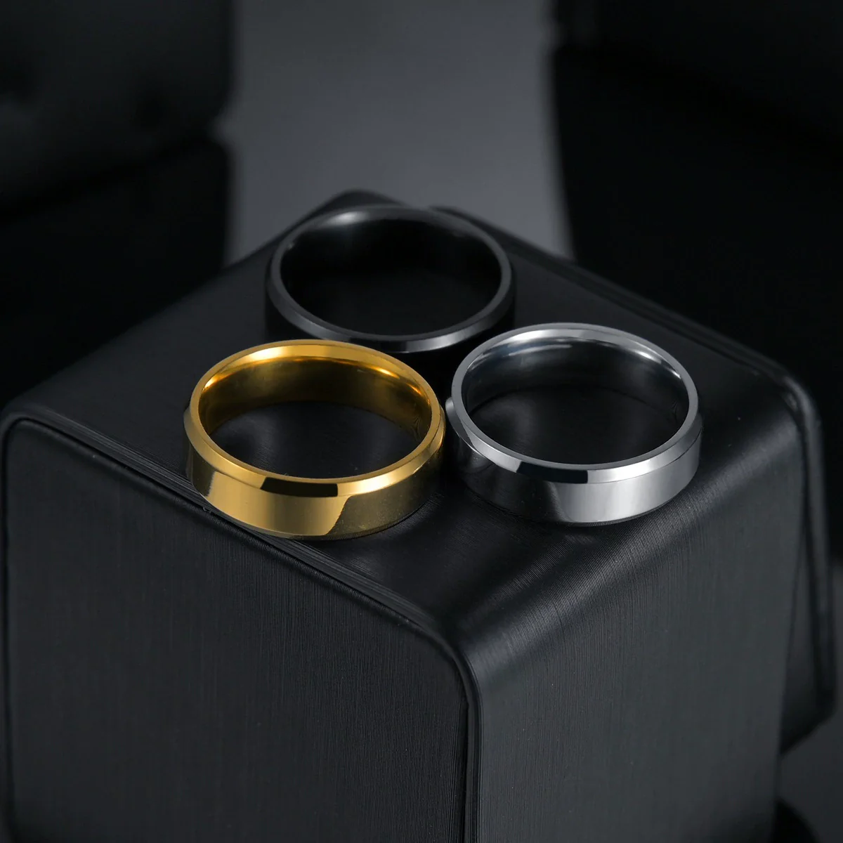 Wholesale Minimalist Ushape Stainless Steel Unisex Ring With Electroplating Treatment - Image 3