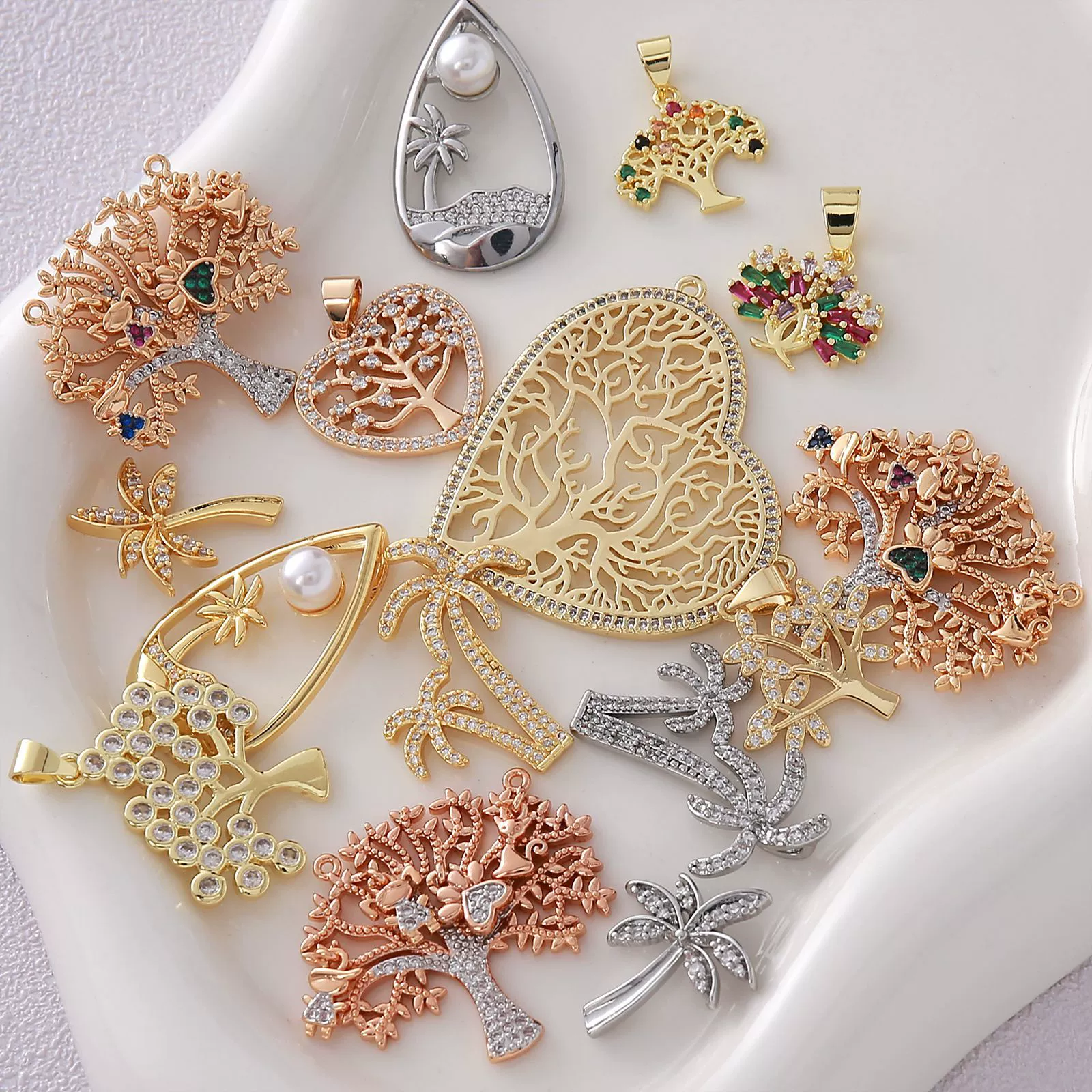 Wholesale Mixed Style Hollow Heart Tree Of Life Coconut Tree Series 18K Gold Plated Copper Pendant Diy Bracelet Necklace Accessories - Image 3