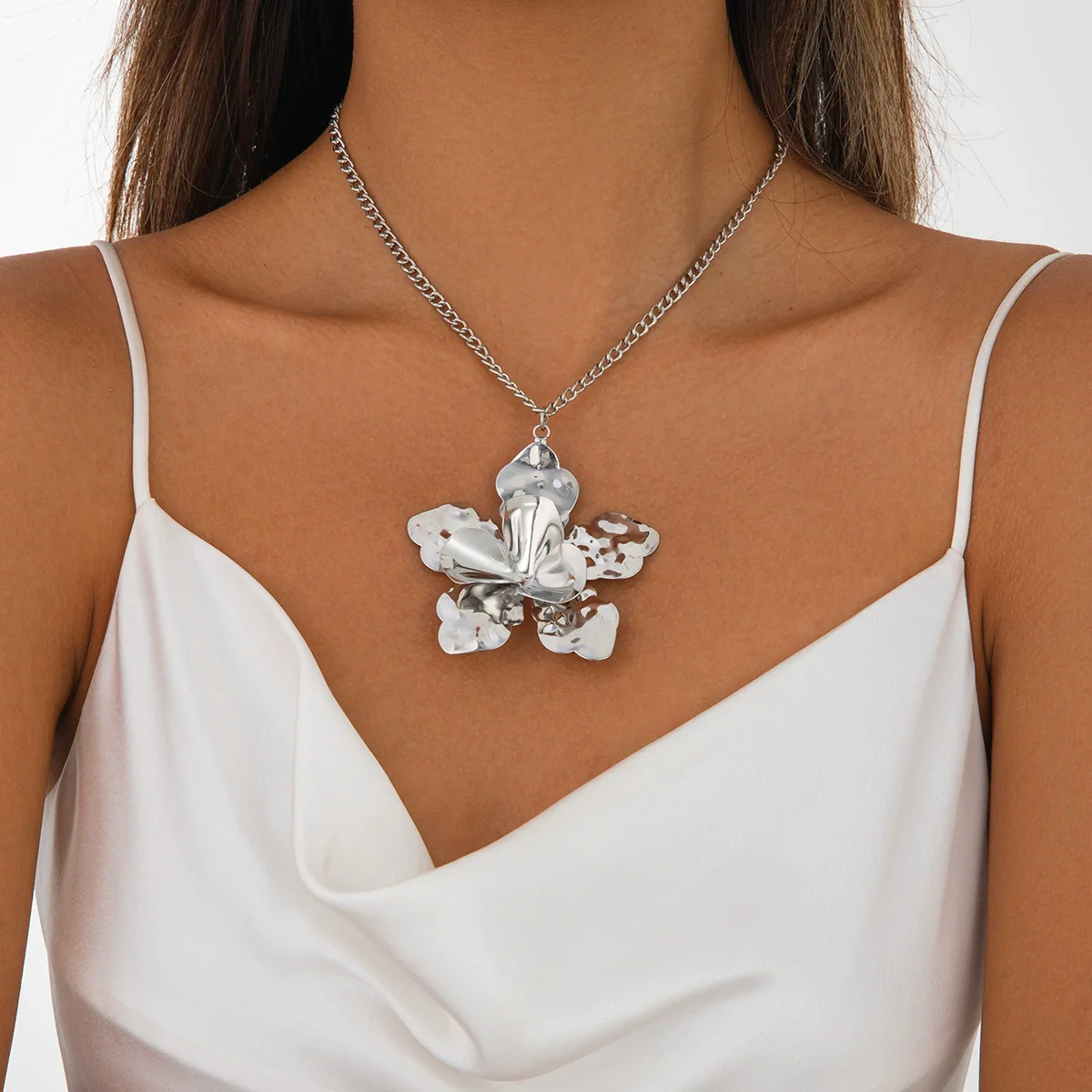Wholesale Necklace Iron Dripping Oil Flower Exaggerated Electroplating Women's - Image 7