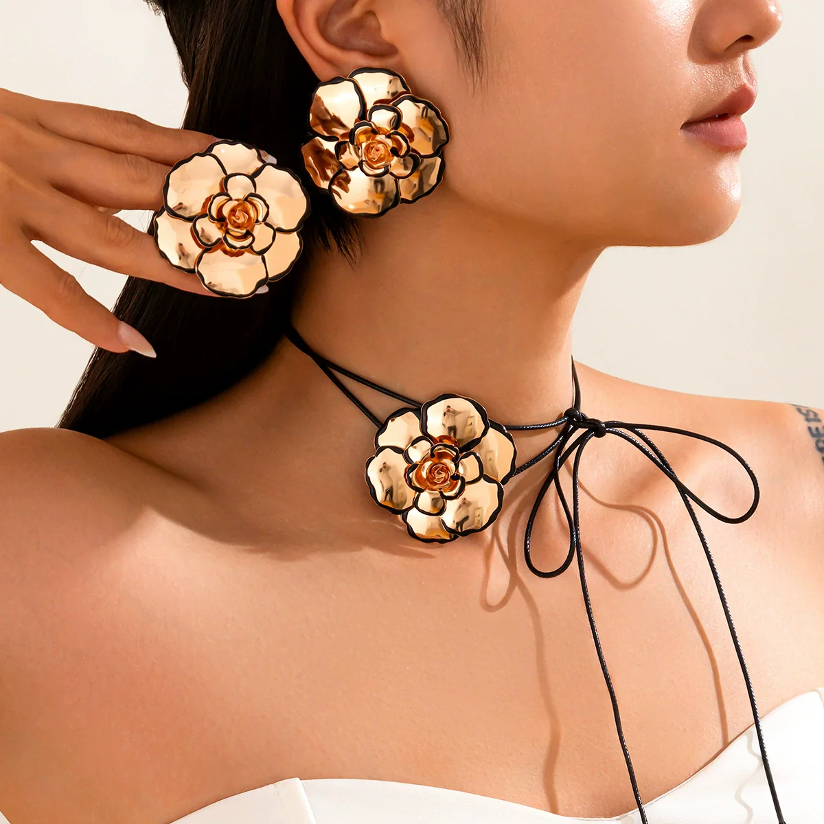 Wholesale Necklace Iron Dripping Oil Flower Retro Electroplating For Women - Image 2