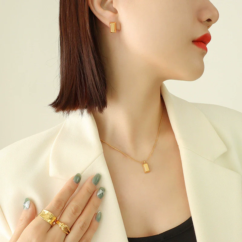 Wholesale Niche Geometric Titanium Steel Electroplated 18K Gold Mini Jewelry Set Of Necklace And Earrings