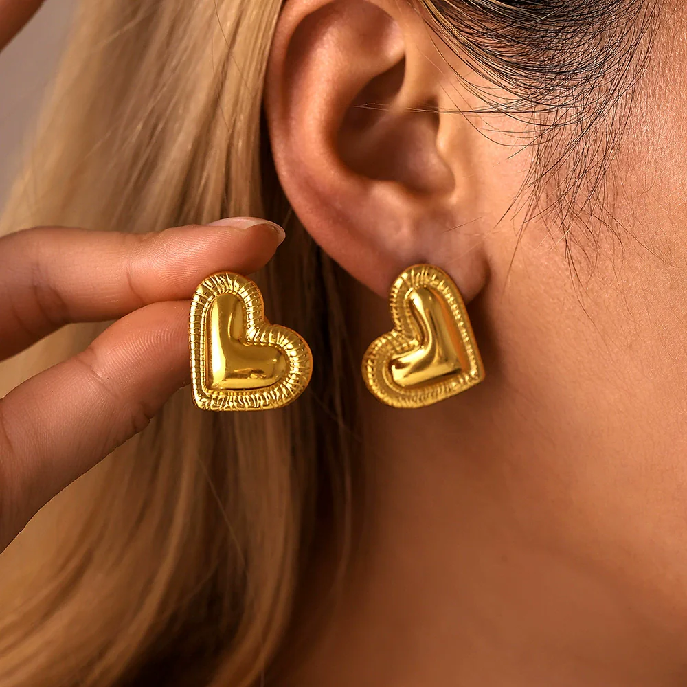 Wholesale Niche Stainless Steel Heart Geometric Electroplated Women's Earrings