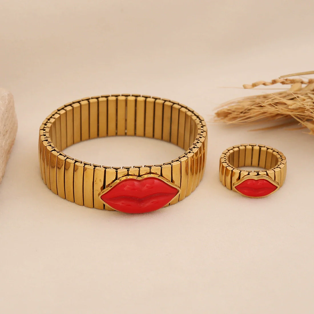 Wholesale Personalized Electroplated Stainless Steel Lip Bracelet And Ring Set - Image 2