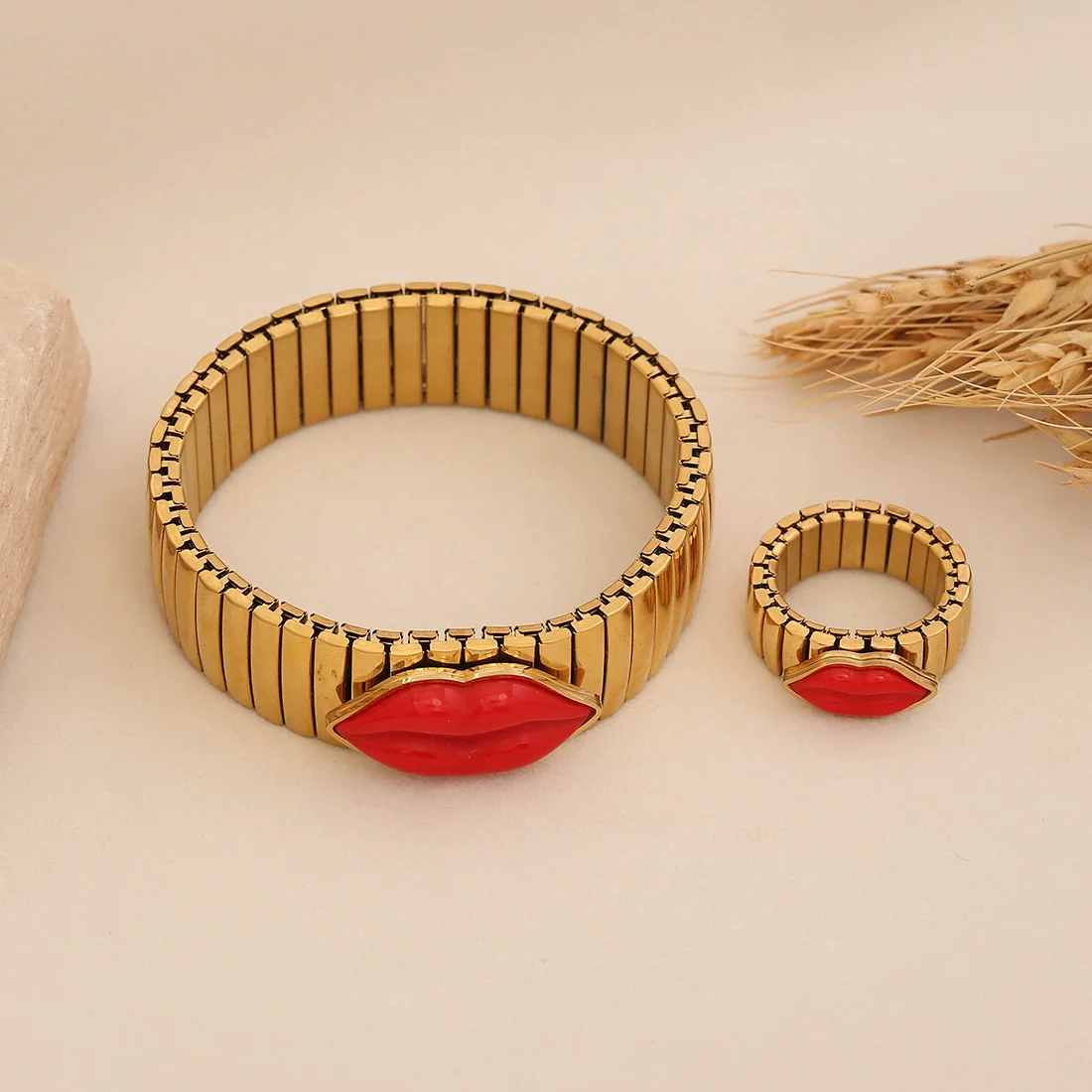 Wholesale Personalized Electroplated Stainless Steel Lip Bracelet And Ring Set - Image 4