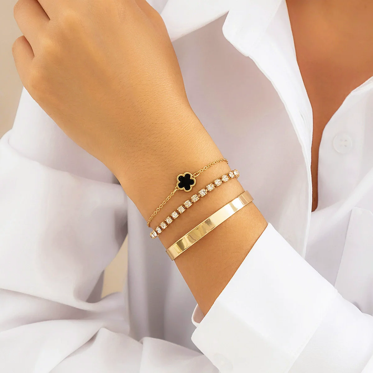 Wholesale Punk Rhinestone Alloy Five Leaf Clover Geometric Electroplated Women's Bracelet - Image 6