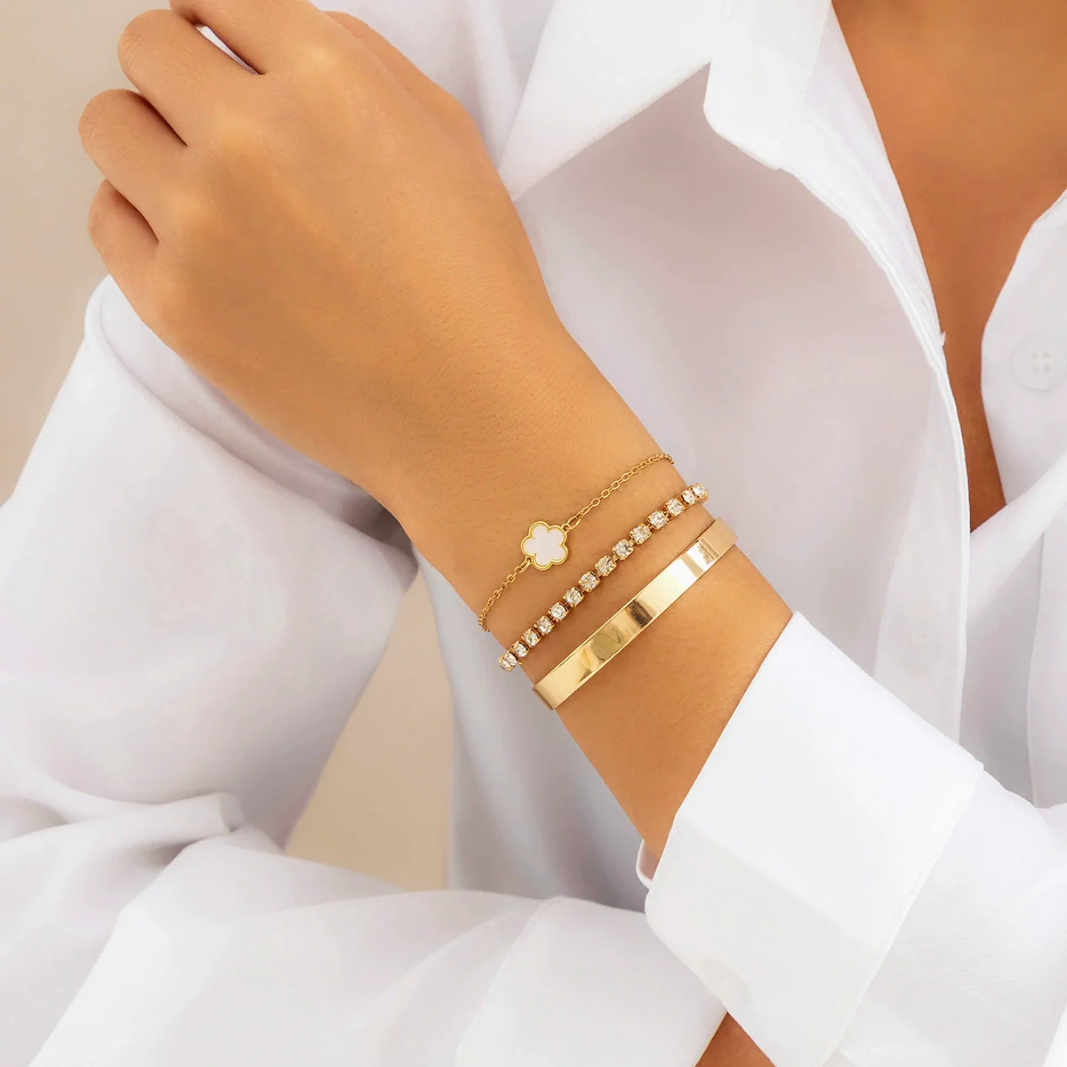Wholesale Punk Rhinestone Alloy Five Leaf Clover Geometric Electroplated Women's Bracelet - Image 7