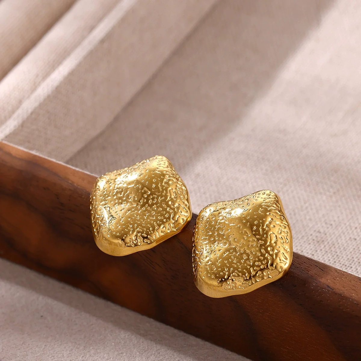 Wholesale Retro Asymmetrical Geometric Stainless Steel 18K Goldplated Unisex Earrings - Image 3