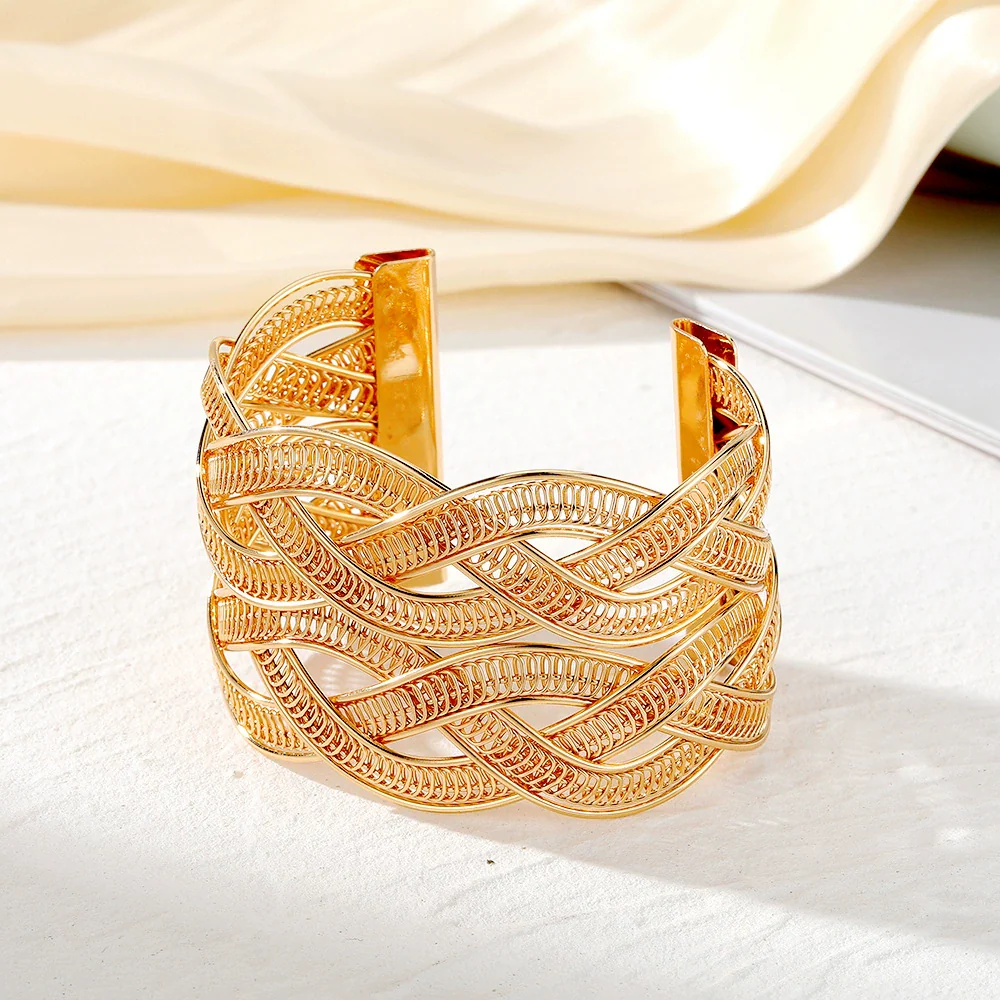 Wholesale Retro Geometric Alloy Woven Mesh Adjustable Wide Face Bracelet With Electroplating Treatment For Women And Unisex - Image 3