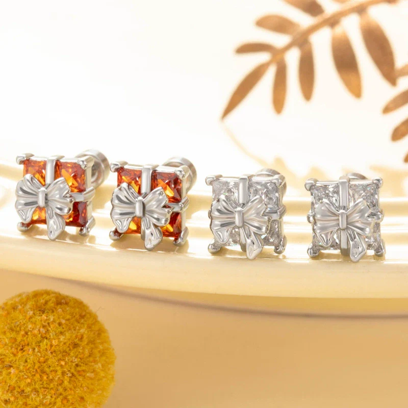Wholesale Retro Style Bow Shape Zirconia Metal Earrings - Image 4