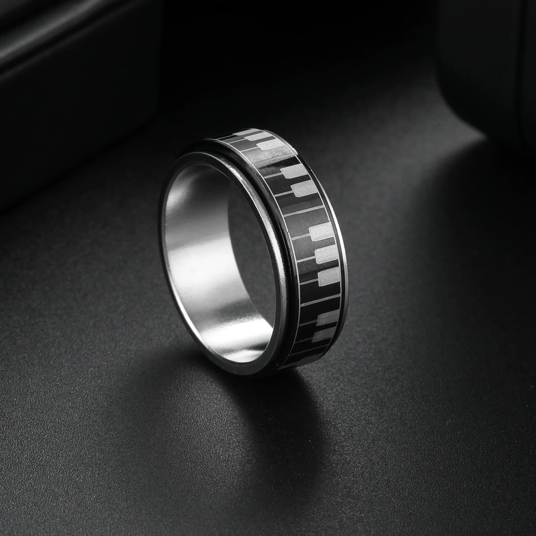 Wholesale Rotating Stressreducing Jewelry Titanium Steel Unisex Ring Geometric Piano Key Pattern Electroplated - Image 3