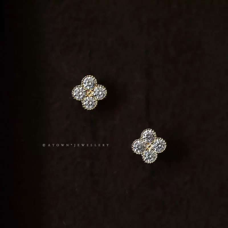 Wholesale S925 Sterling Silver Four Leaf Clover Light Luxury Style Earrings With Gold Plating And Diamond Decor