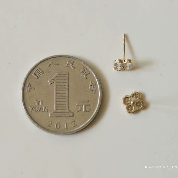 Wholesale S925 Sterling Silver Four Leaf Clover Light Luxury Style Earrings With Gold Plating And Diamond Decor - Image 5
