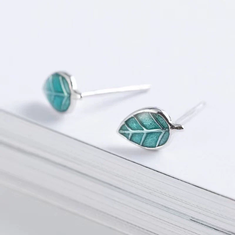 Wholesale S925 Sterling Silver Leaf Earrings With Dripping Oil Treatment Natural Style - Image 6