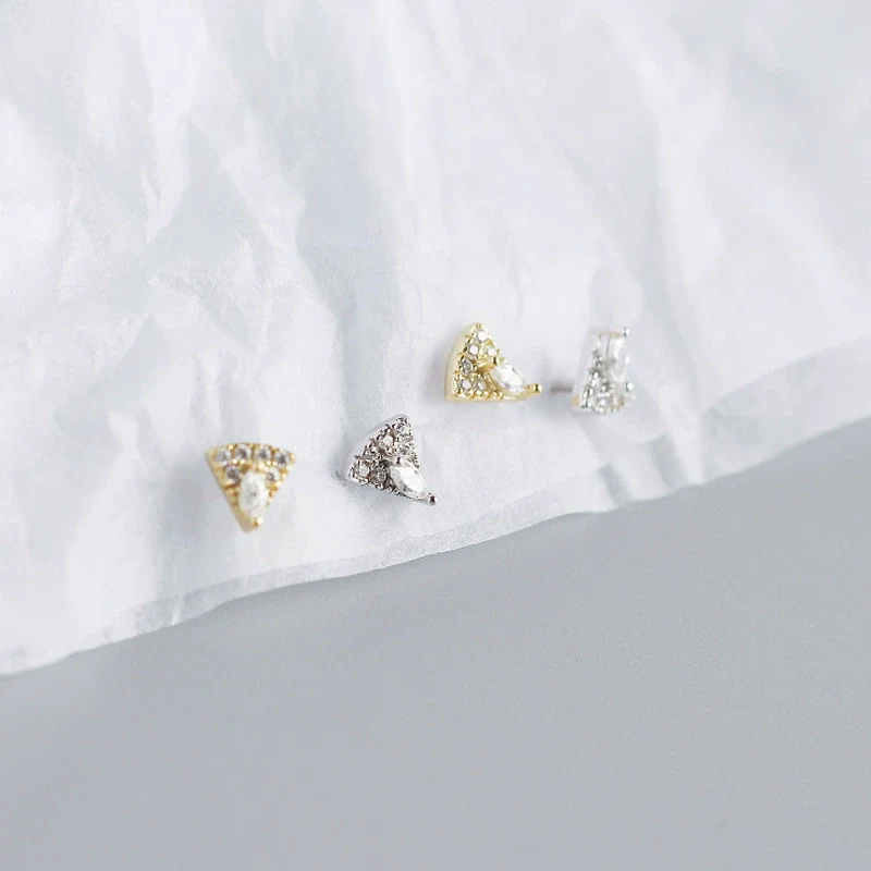 Wholesale Silver Geometric Fanshaped Earrings For Women With Electroplating - Image 4