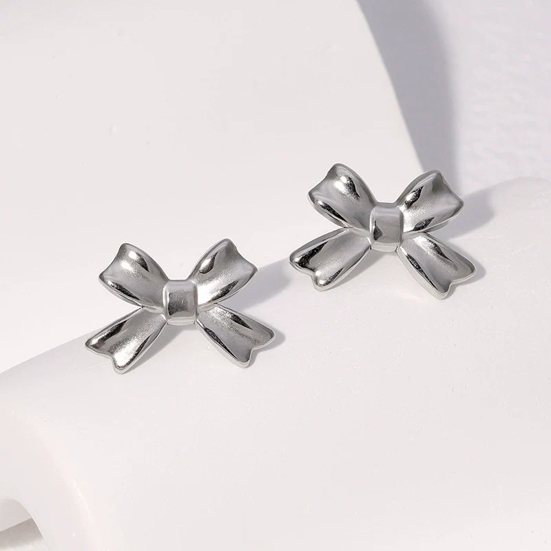 Wholesale Simple 18K Gold Electroplated Stainless Steel Bow Tie Earrings For Women - Image 3