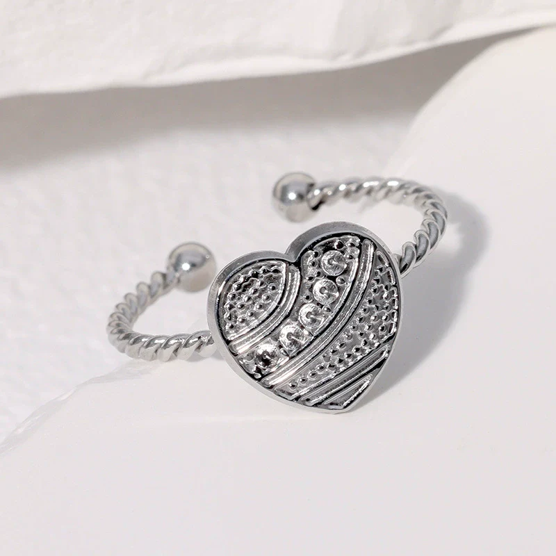 Wholesale Simple Electroplated Stainless Steel Heart Shape Ring Jewelry For Women - Image 3
