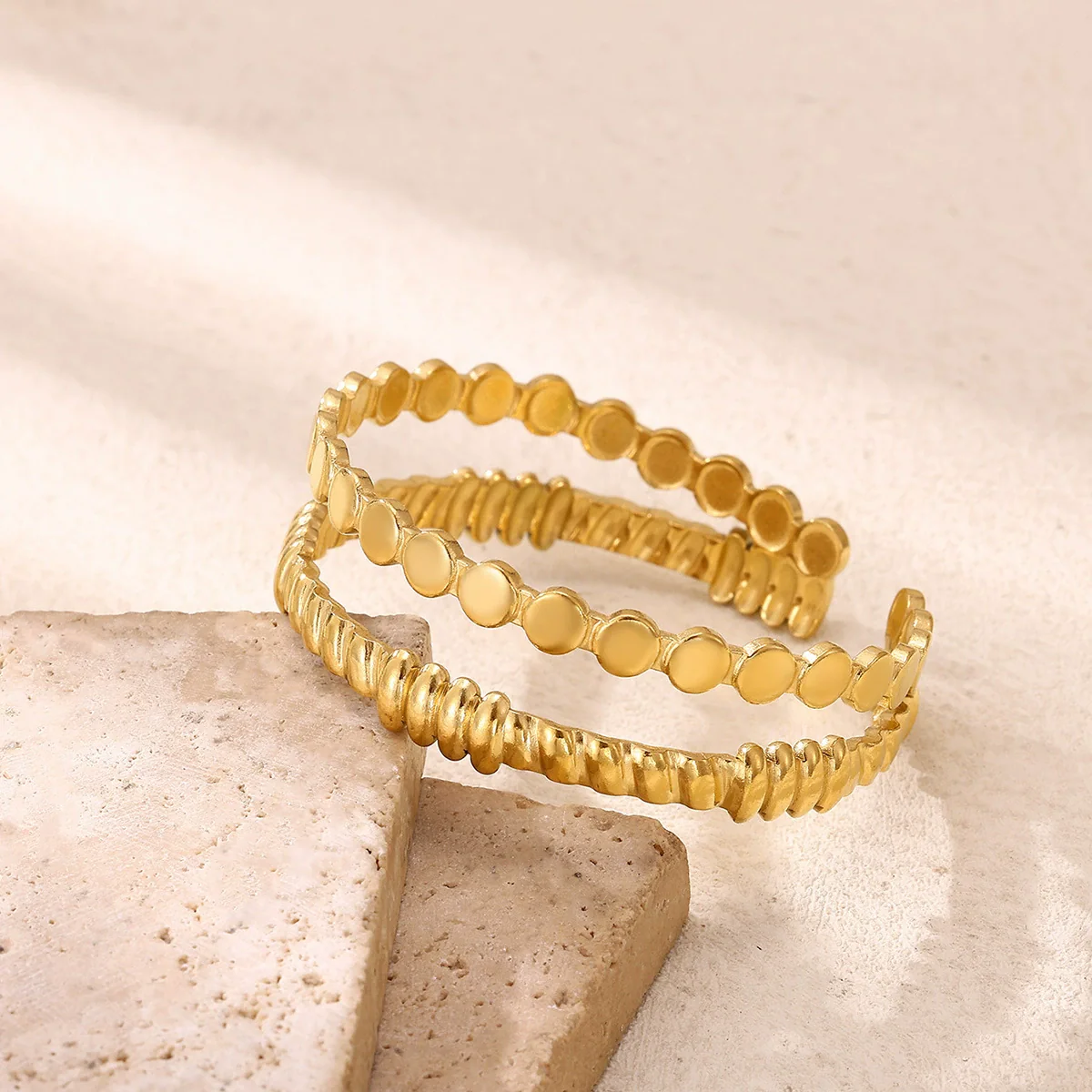 Wholesale Simple Geometric Circle Stainless Steel Gold Electroplated Doublelayer Glossy Metallic Opening Adjustable Bracelet - Image 4