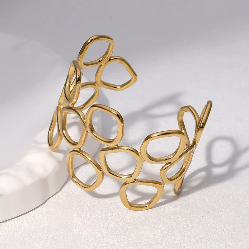 Wholesale Simple Geometric Electroplated Stainless Steel Hollow Circle Wide Bracelet For Women - Image 4