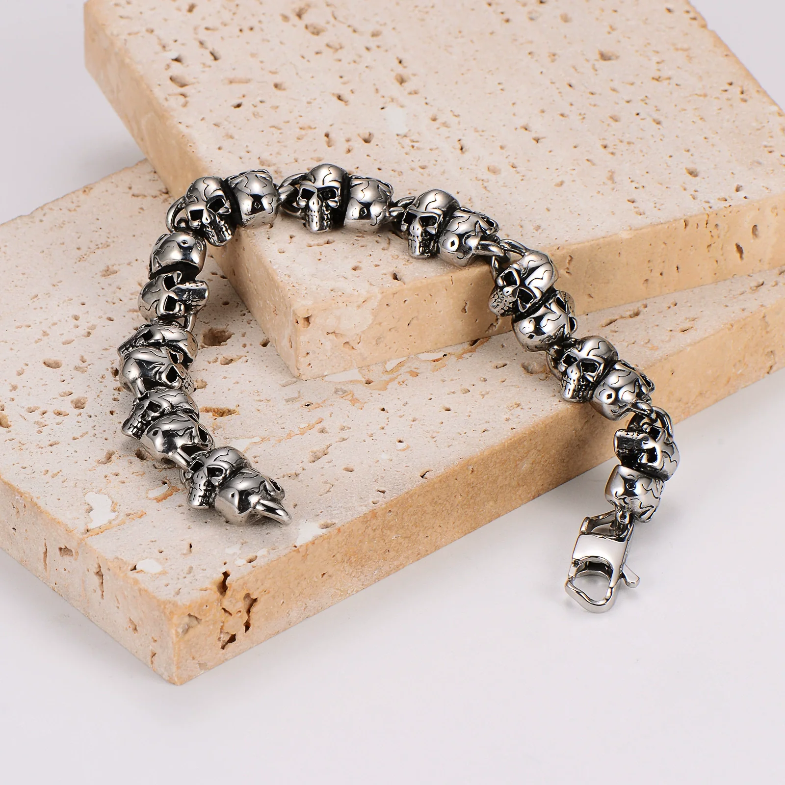Wholesale Simple Geometric Stainless Steel Electroplated Skull Bracelet For Men - Image 2