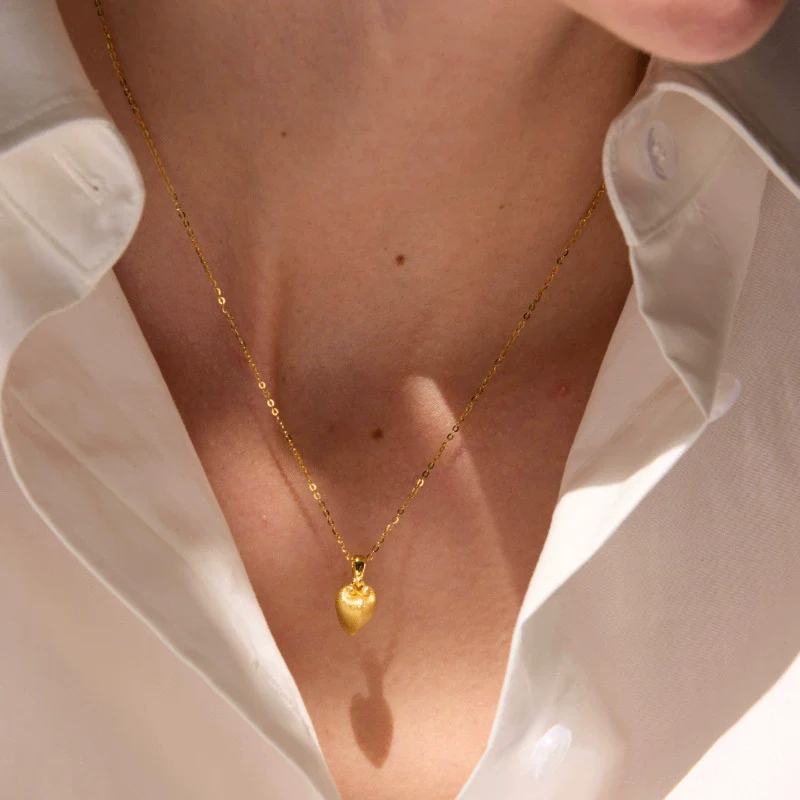 Wholesale Simple Heart Shape Gold Electroplated Copper Pearl Necklace For Unisex - Image 2
