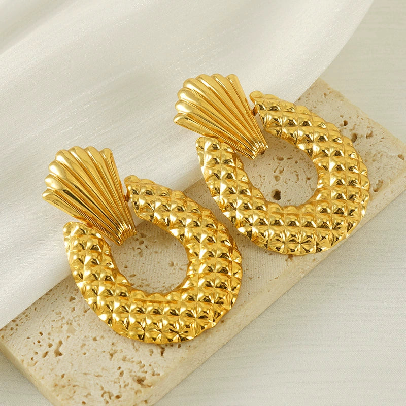 Wholesale 316L Stainless Steel 18K Electroplated Fruit Shape Hollow Design Women's Earrings - Image 3