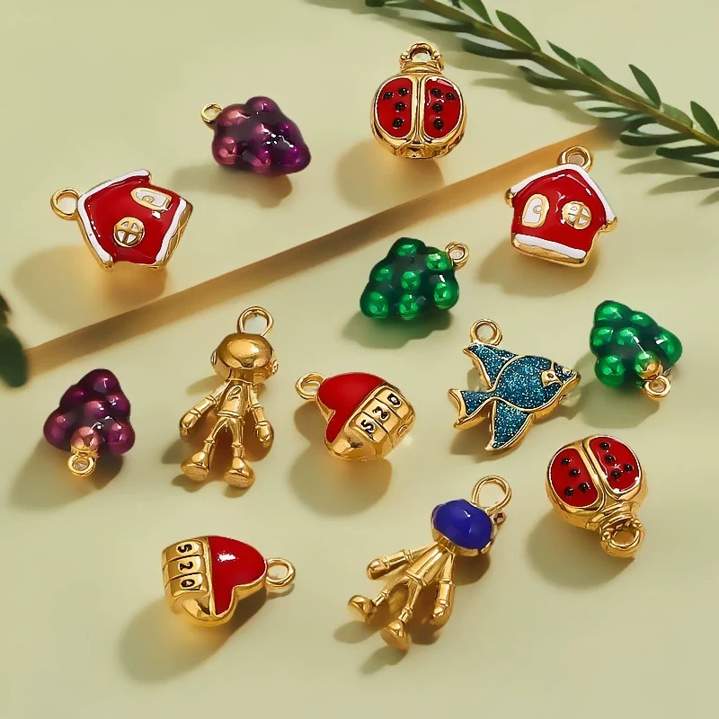 Wholesale Stainless Steel 3D Cartoon Geometric Astronaut Diy Dripping Oil Pendant Jewelry Accessories - Image 4