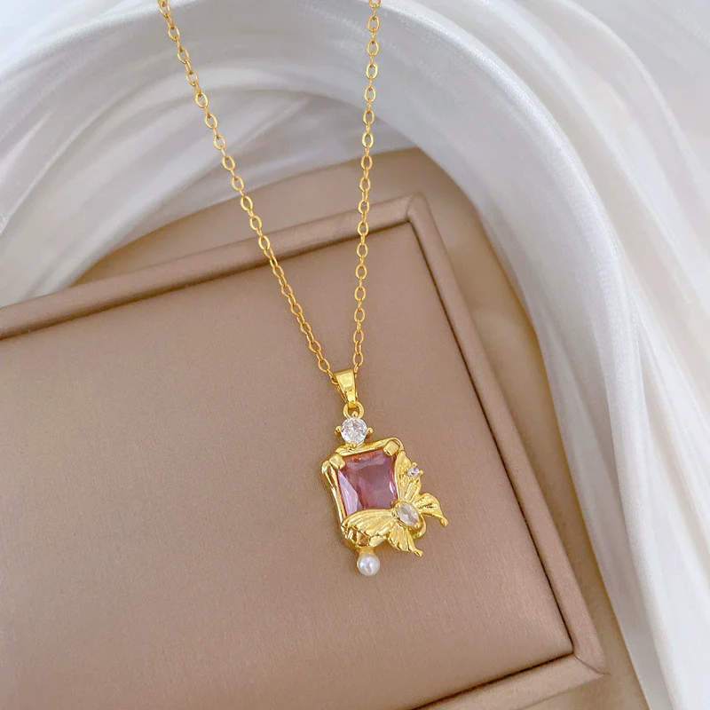 Wholesale Stainless Steel And Copper Jewelry Geometric Pearl Butterfly Zircon Light Luxury Elegant Gorgeous Diamond Necklace Unisex Allmatch Clavicle Chain - Image 3