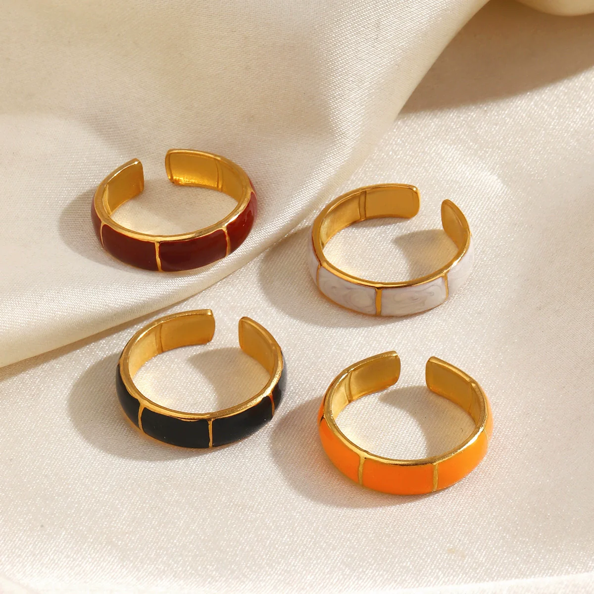 Wholesale Stainless Steel Electroplated Flower Pattern Ring For Women - Image 2