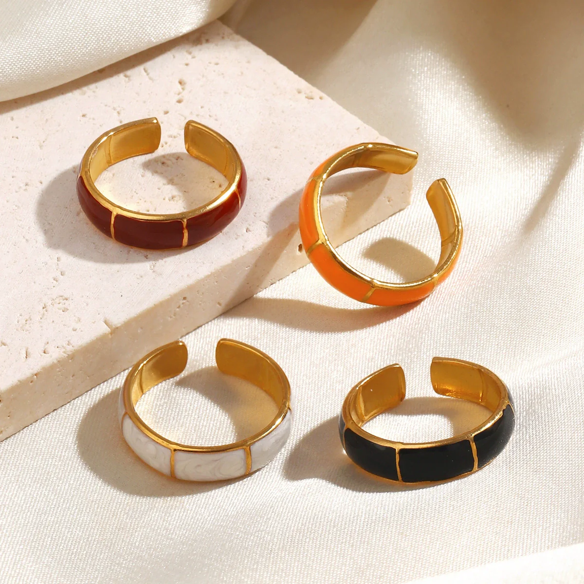 Wholesale Stainless Steel Electroplated Flower Pattern Ring For Women - Image 3