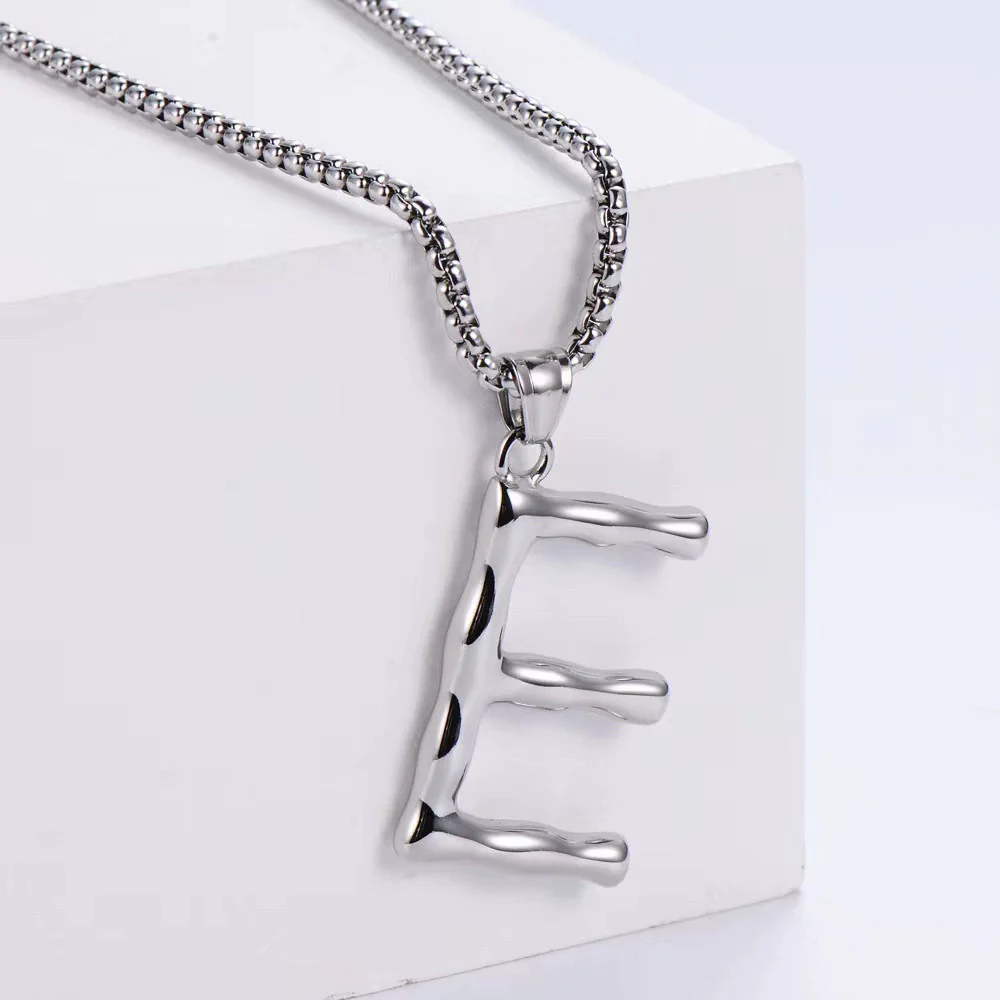 Wholesale Stainless Steel Electroplated Geometric Light Luxury Crown And English Letters Clavicle Necklace - Image 4