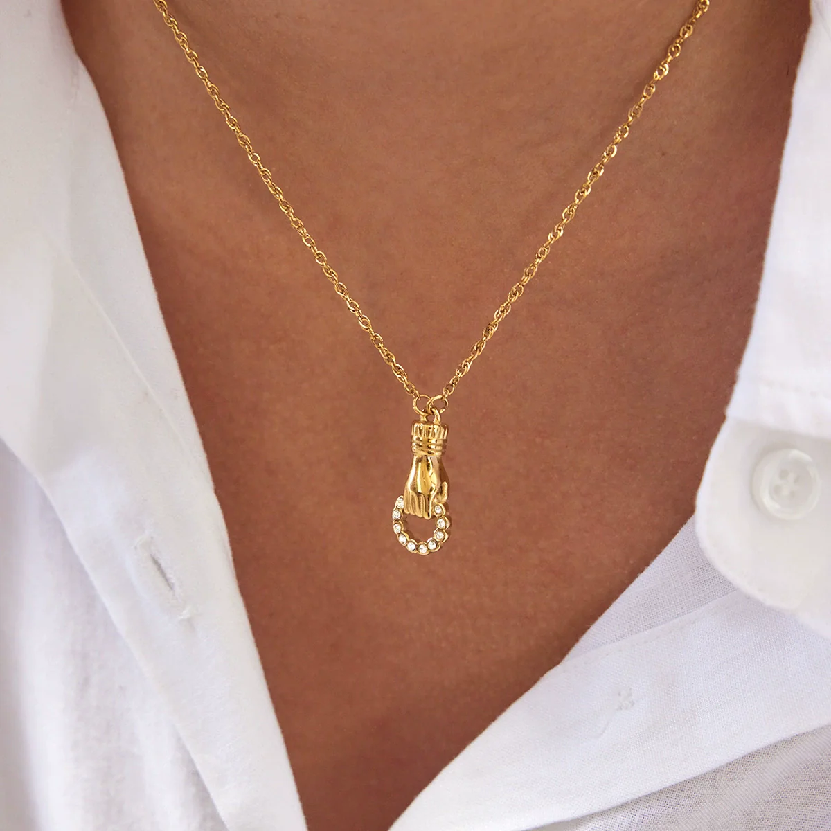 Wholesale Stainless Steel Electroplated Handshaped Pendant Necklace For Women - Image 3