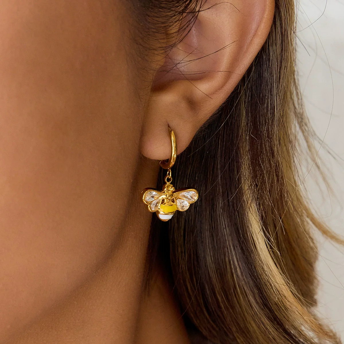 Wholesale Stainless Steel Electroplated Insectshaped Geometric Earrings For Women - Image 3